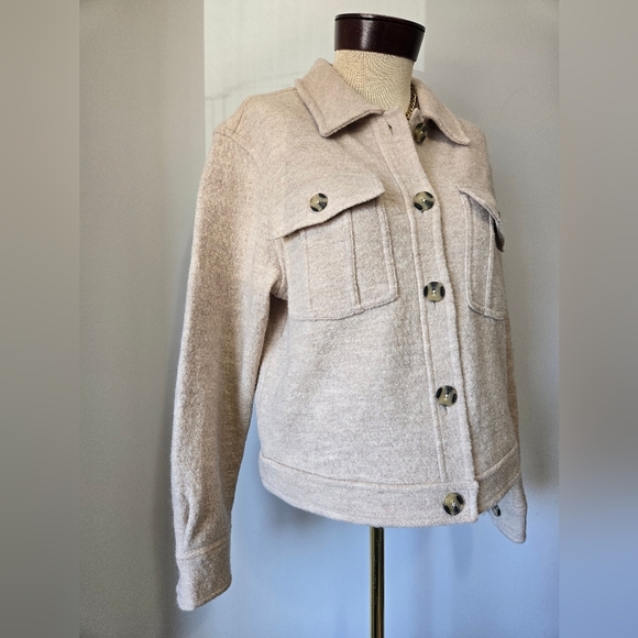 HUNTER 100% Merino Wool Beige Button Up Jacket. Size Medium - Picture 2 of 14